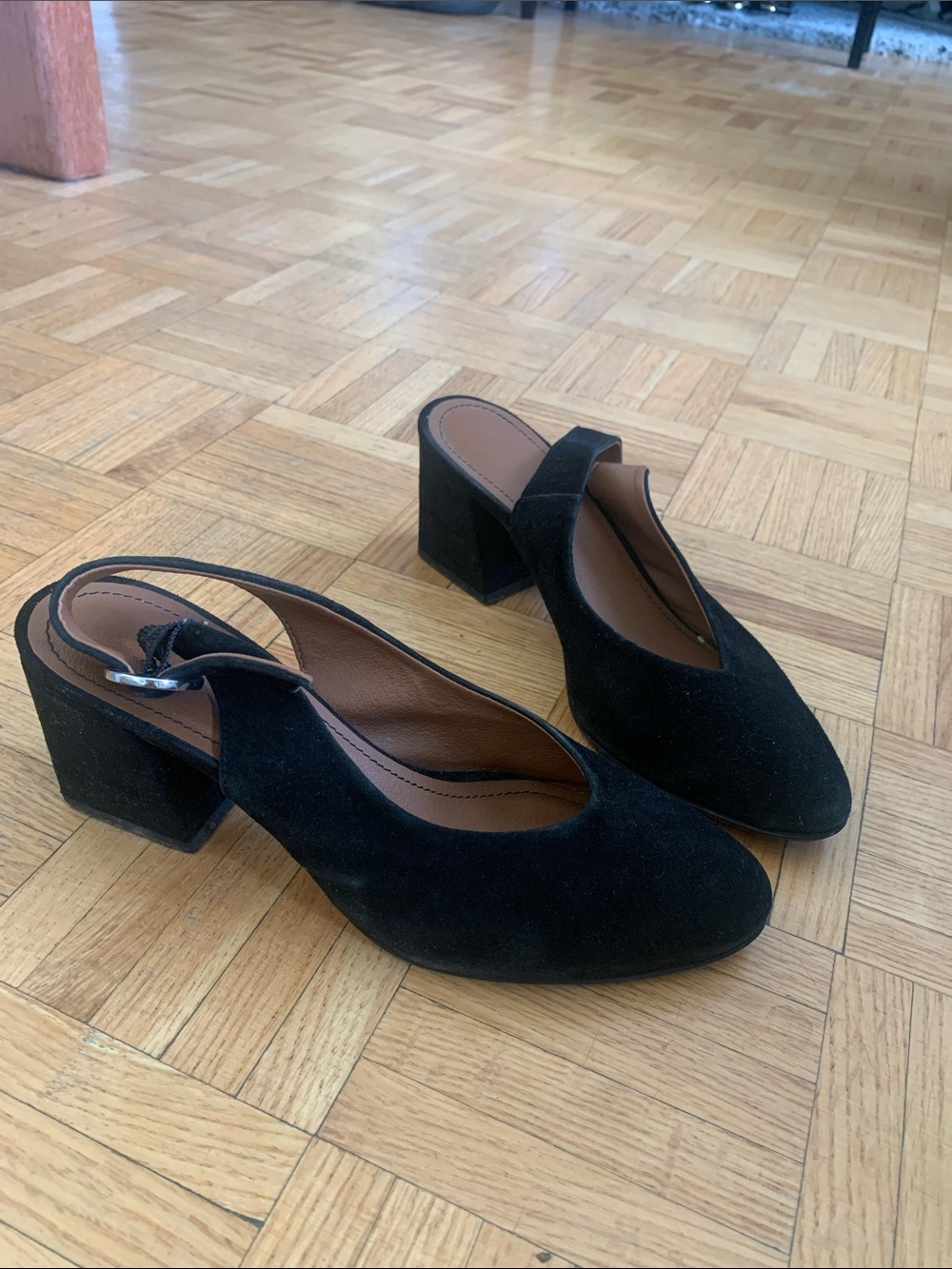 L'INTERVALLE Black Suede Slingback Block Heels